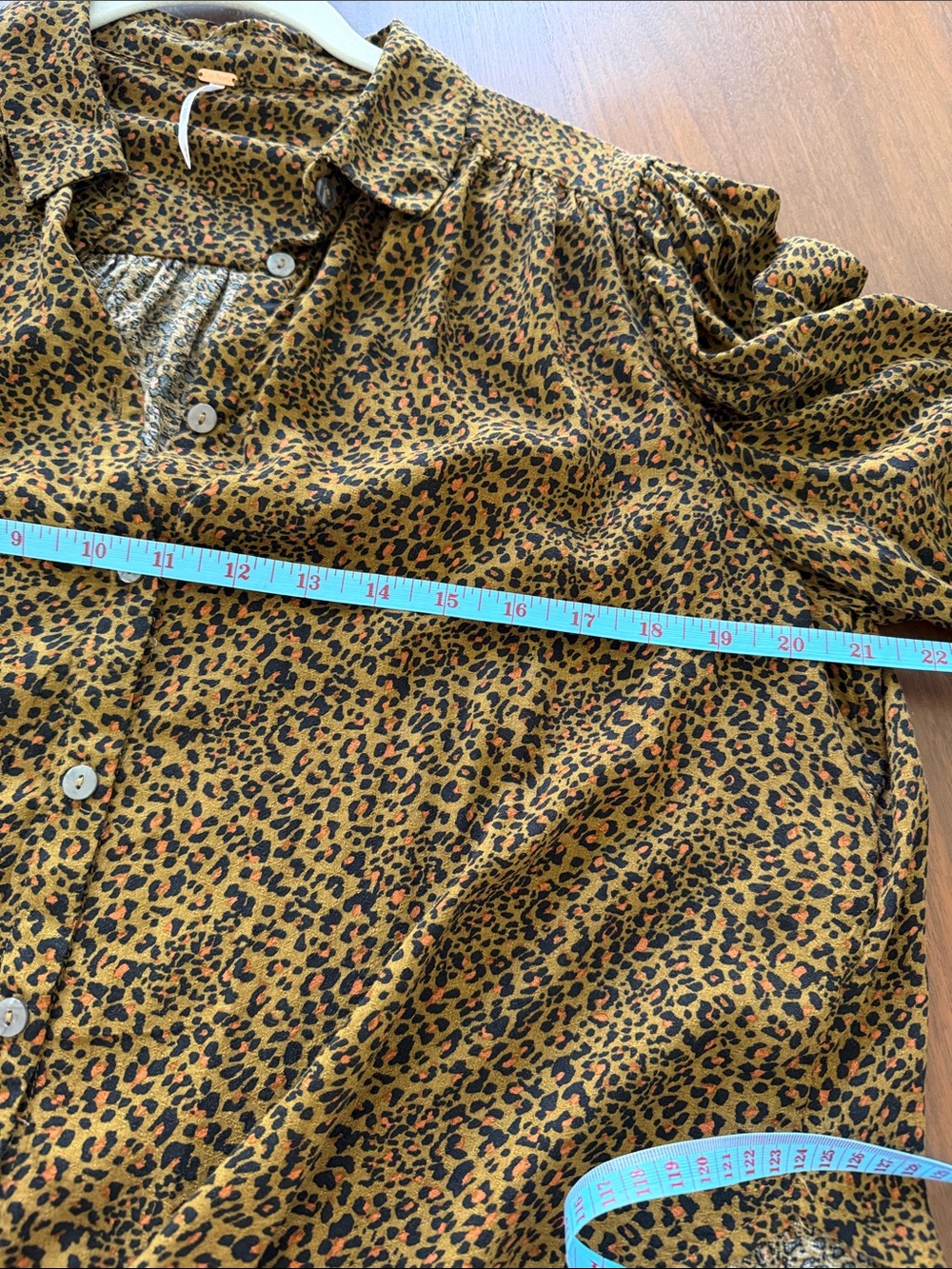 Free People leopard Print Tie-Front Button Down Shirt in Mustard M EUC - Picture 5 of 8